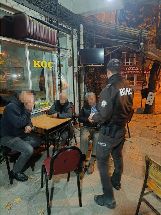 Balıkesir'de aranan kişilere gözaltı
