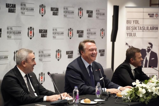 Beşiktaş Başkan Adayı Hasan Arat, Samet Aybaba ve Feyyaz Uçar ile basının karşısına çıktı