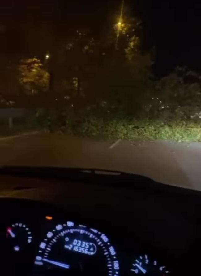 Fırtına Bursa'yı yıktı geçti