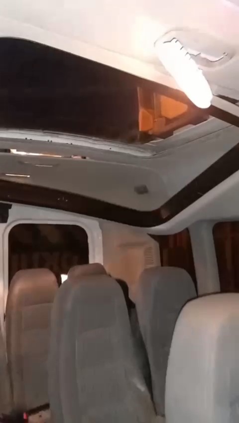 Bursa'da fırtınadan servis minibüsü de nasibini aldı