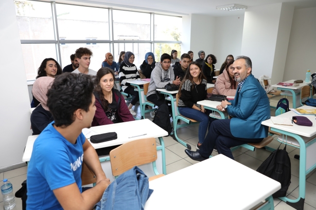 Bursa Büyükşehir Belediyesi 10 bin öğrencinin hesabına bursu yatırdı