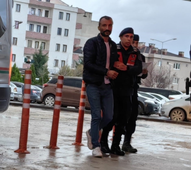Bursa'da TIR ile çarpışan kamyon devrildi: 1 yaralı