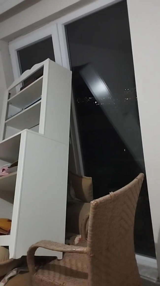 Kuvvetli rüzgar Bursa’yı birbirine kattı