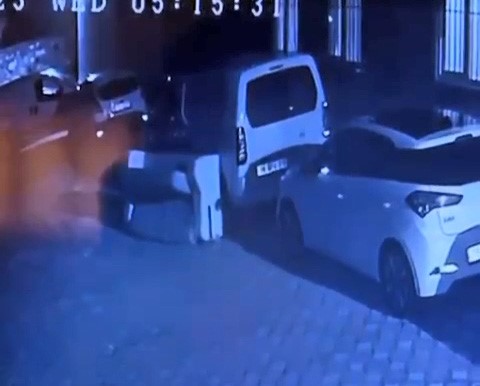 Kuvvetli rüzgar Bursa’yı birbirine kattı
