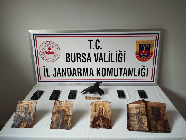 Bursa'da tarihi İncil ele geçirildi