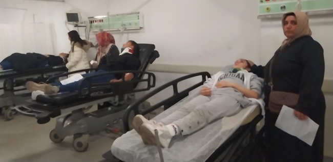 Okul servisi kaza yaptı! 2'si ağır, 20 öğrenci yaralandı