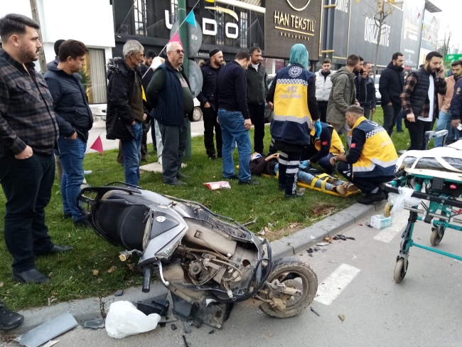 Bursa'da motosikletli 2 kardeş ölümden döndü!