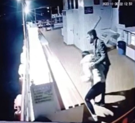 Arkadaşı ile tartışan kadın feribottan baraja atladı