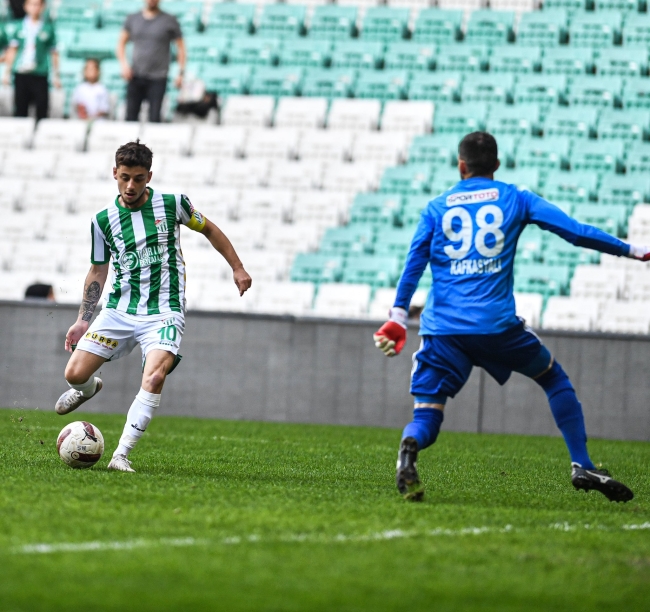 Bursaspor liderle beraber kaldı