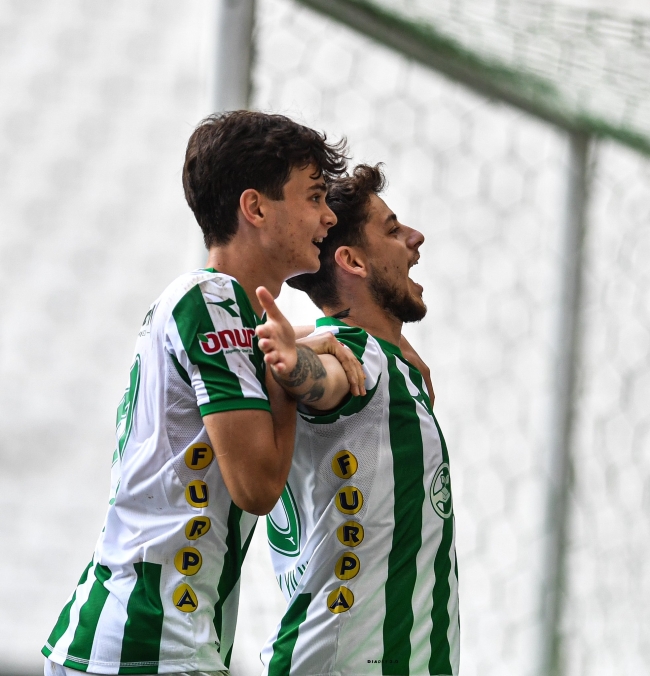 Bursaspor liderle beraber kaldı