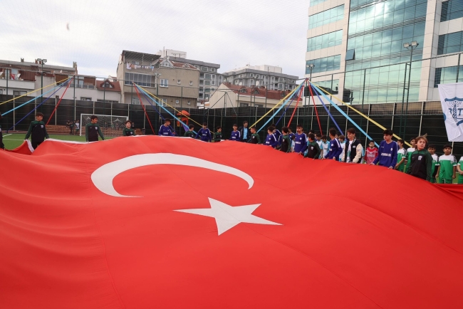 Osman Aşkın Bak: Büyük spor tesisleri hep Türkiye’de