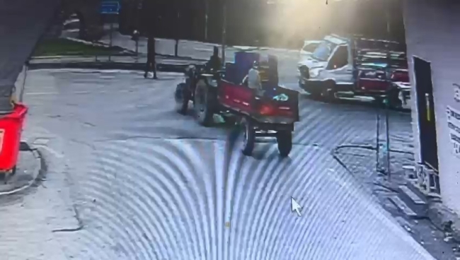 Bursa'da düşen zeytinleri toplamak için seferber oldular