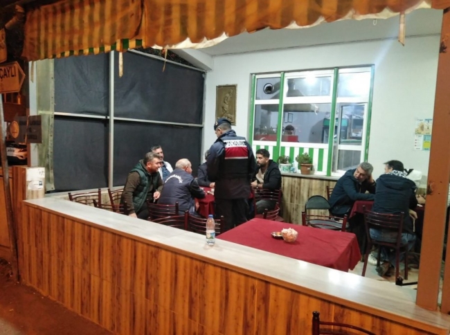 Bursa’da jandarmadan gece operasyonu: 81 Bin 65 lira cezai işlem