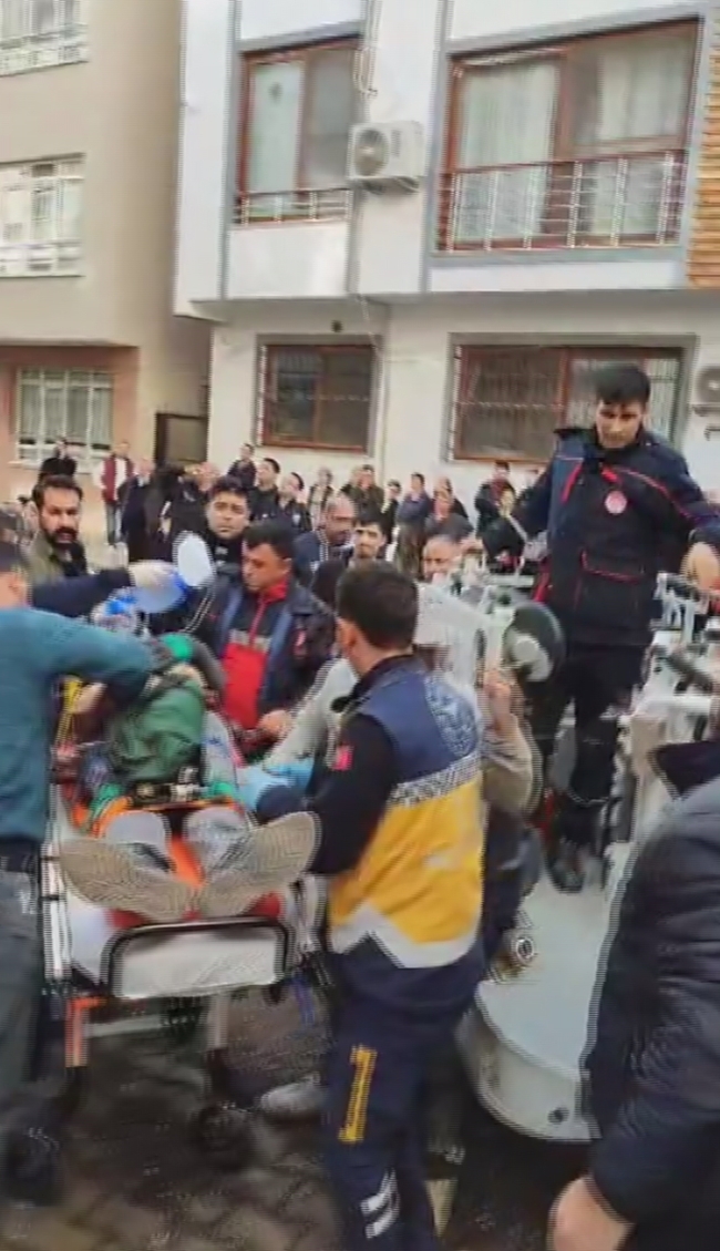 Üzerine merdiven çöken inşaat işçisi hayatını kaybetti