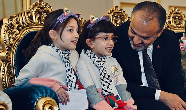 Filistinli çocuklardan Başkan Aktaş’a ziyaret