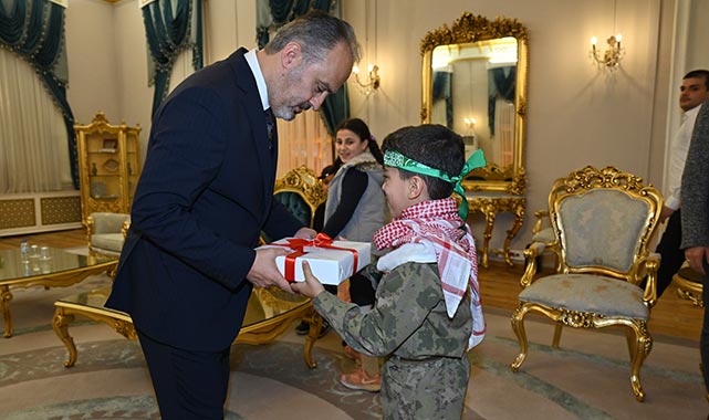 Filistinli çocuklardan Başkan Aktaş’a ziyaret