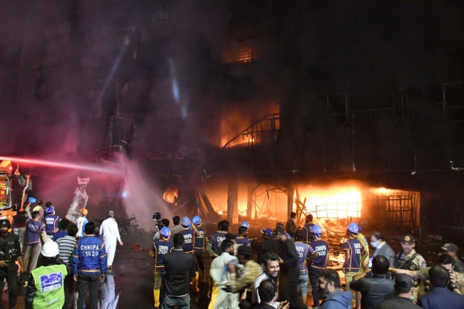 Mobilya çarşısında yangın: 5 ölü