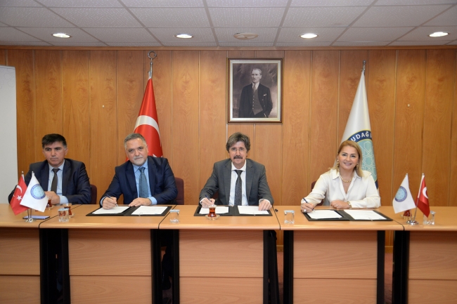 Bursa'da Spor Bilimleri Fakültesi’nin başarılı öğrencilerine burs desteği