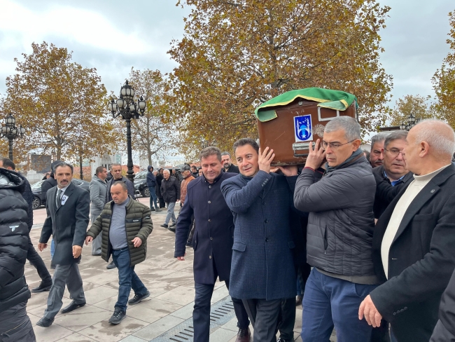 Ali Babacan’ın annesi son yolculuğuna uğurlandı