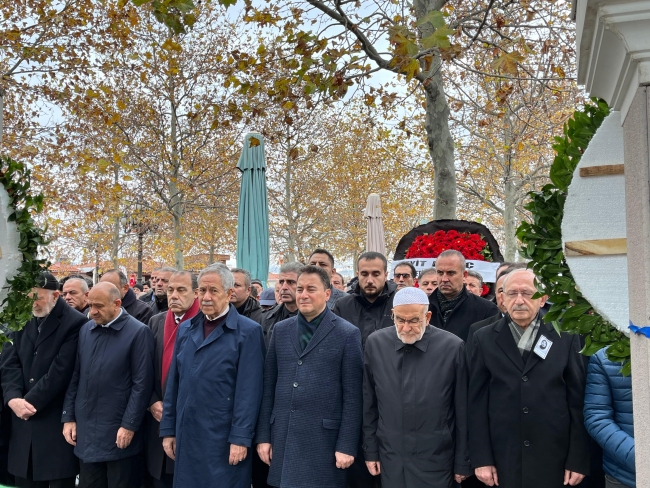 Ali Babacan’ın annesi son yolculuğuna uğurlandı