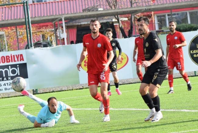 Nilüfer Belediyespor yenilmezliğini korudu