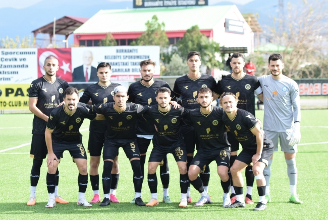 Nilüfer Belediyespor yenilmezliğini korudu