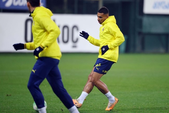 Fenerbahçe, Spartak Trnava maçı hazırlıklarına başladı