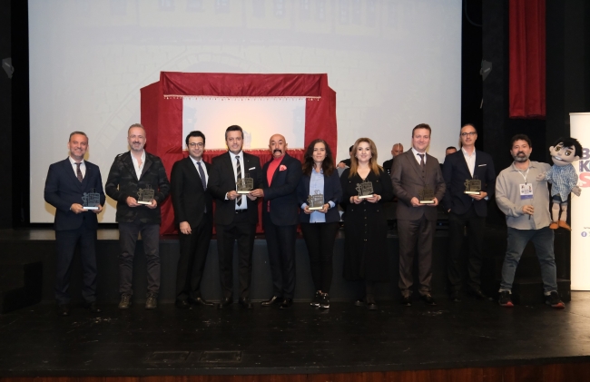 Bursa'da kukla ve gölge oyunu şöleni