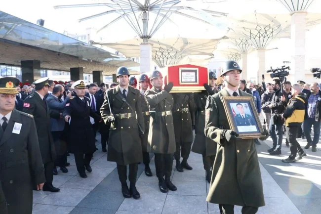 Şehit Teğmen Eril Alperen Emir'e veda