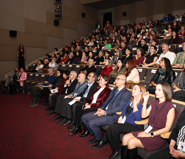 "Kum Tanecikleri Anlatıcısı:Tomris Uyar Sempozyumu" başladı