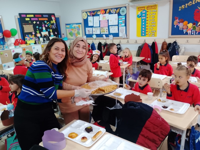 Bursa'da minikler yerli malı haftasını kutladı