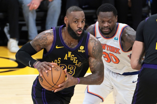 LeBron James mağlubiyeti önleyemedi