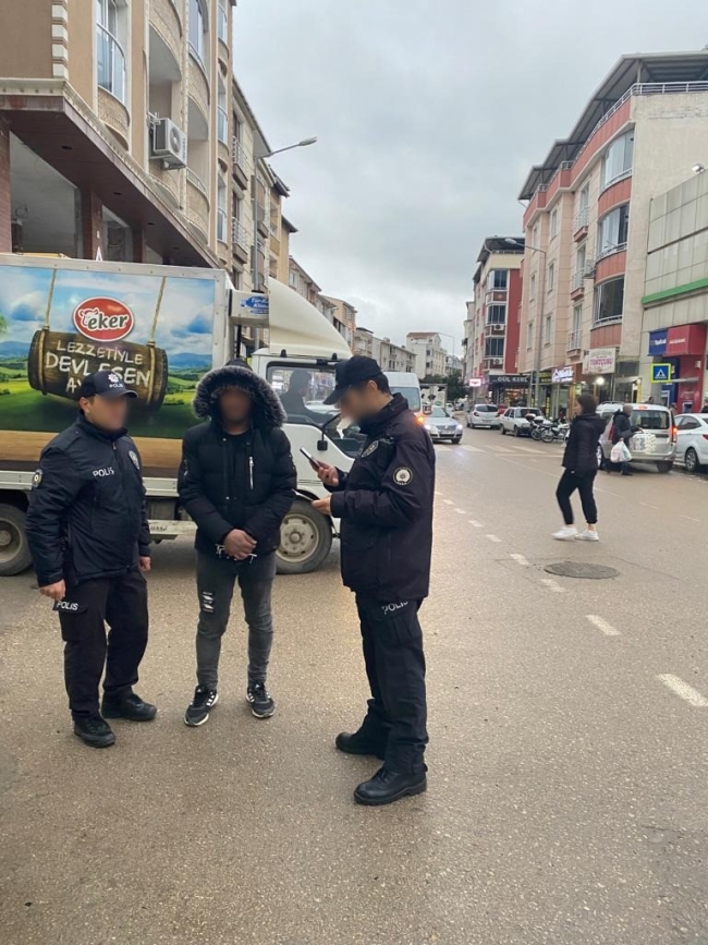 Bursa'da 12 düzensiz göçmen yakalandı