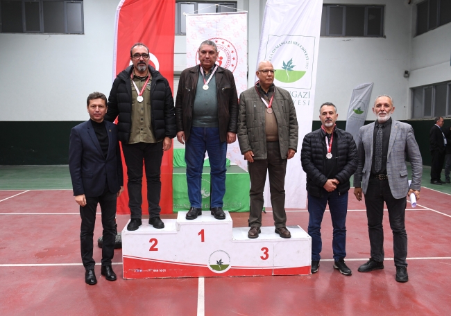 Bursa'da dedeler ve torunlar satrançta yarıştı
