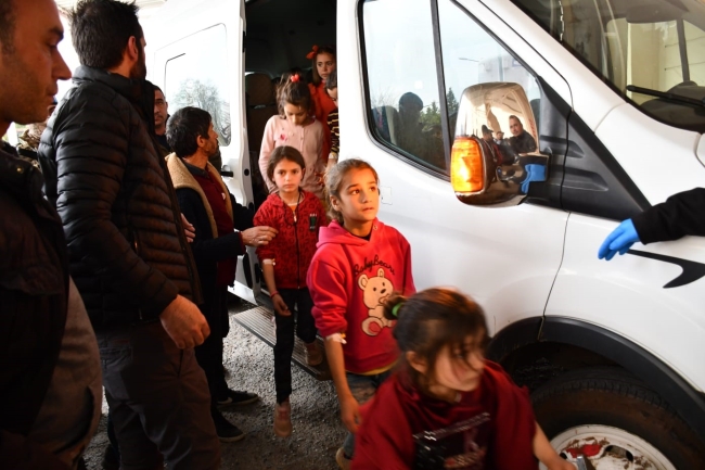 Yemekten zehirlenen çok sayıda öğrenci hastaneye kaldırıldı!