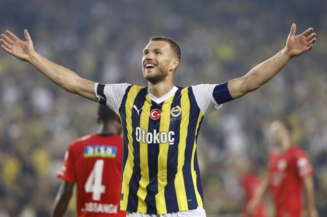 Derbide gözler Mauro Icardi ile Edin Dzeko'da
