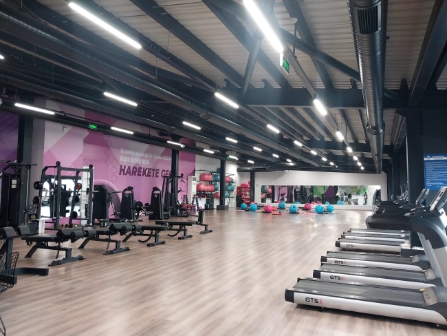 Yıldırım Belediyesi Çok Amaçlı Spor Kompleksi hizmete açıldı