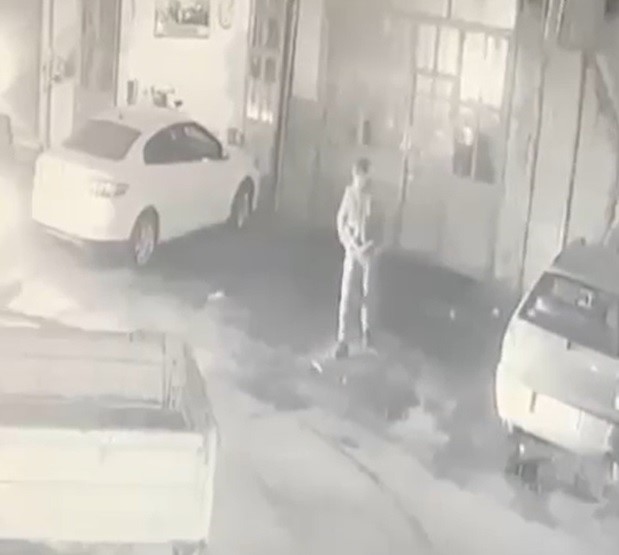 Cinayet anbean kameraya yansıdı!