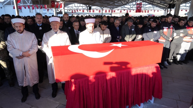 Gaziantep şehidini gözyaşlarıyla uğurladı