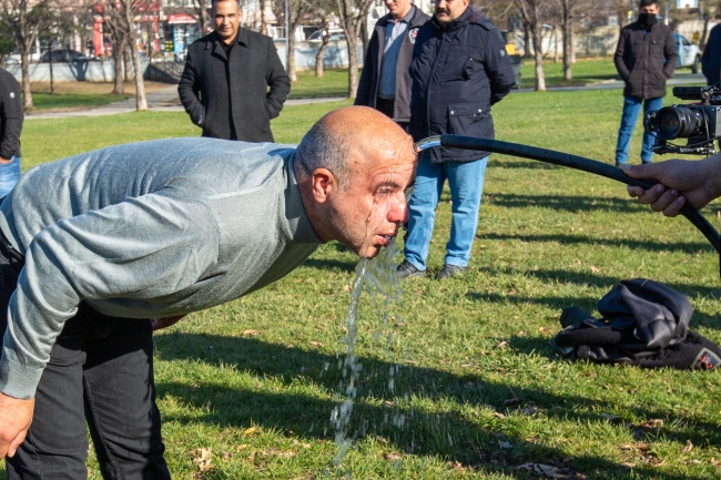 Bursa'da biber gazının etkisini önce kendileri test etti