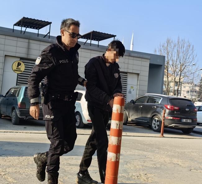 Bursa'da demir çalan hırsızlar yakalandı