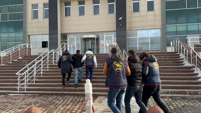 Biri terör örgütü üyesi 3 kişi yakalandı