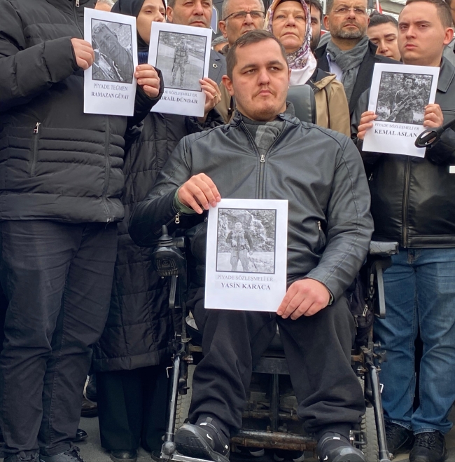 CHP Bursa'dan 12 kahraman Mehmetçik için saygı duruşu
