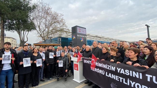 CHP Bursa'dan 12 kahraman Mehmetçik için saygı duruşu