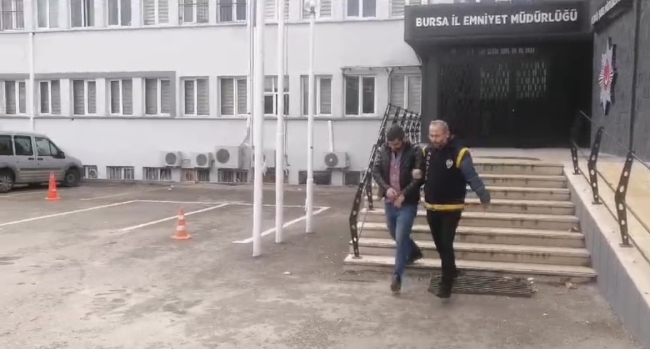 Bursa'da çaldığı otomobille Yalova'da gezerken yakalandı