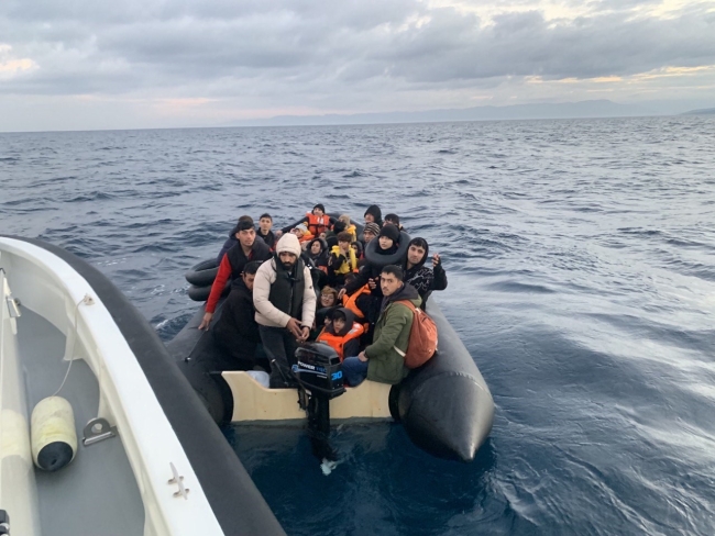 İzmir sularında 123 göçmen yakalandı