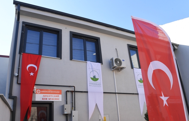 Osmangazi Belediyesi’nden camilere hizmet eli