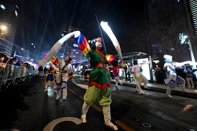 Dünyada yeni yıl coşkusu: Yeni Zelanda ve Avustralya 2024'e "Merhaba" dedi