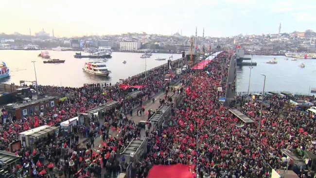 Galata'da Gazze ve şehitler için yürüyüş