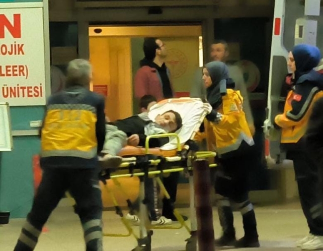 Bursa'da alkollü sürücü şarampole uçtu: 3 kişi yaralandı!